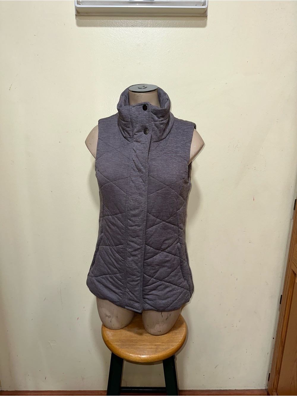 Woman’s Athleta vest quilted